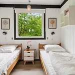 Sybilla - 600m From The Sea By Interhome *