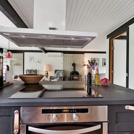 Sybilla - 600m From The Sea By Interhome * Vester Somarken